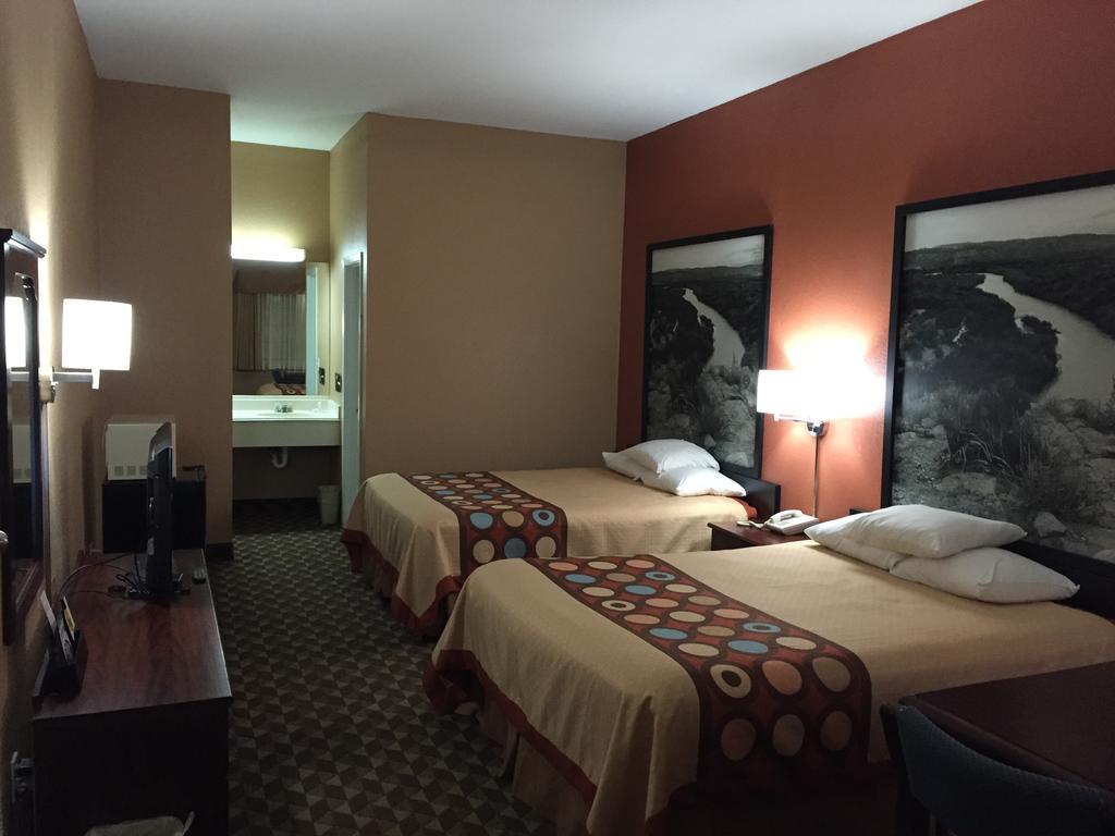 Motel Super 8 By Wyndham Bastrop Tx Esterno foto