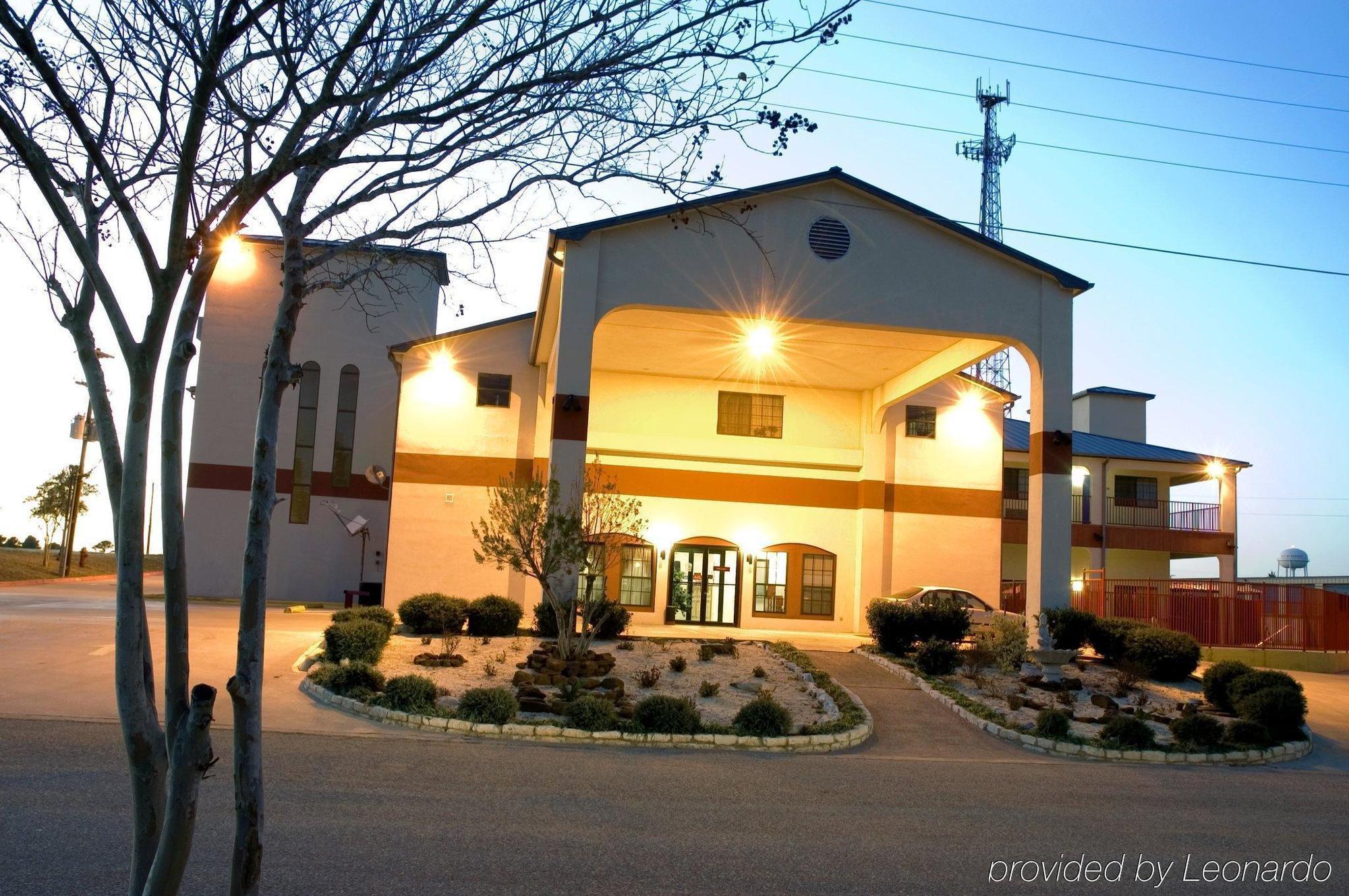 Motel Super 8 By Wyndham Bastrop Tx Esterno foto