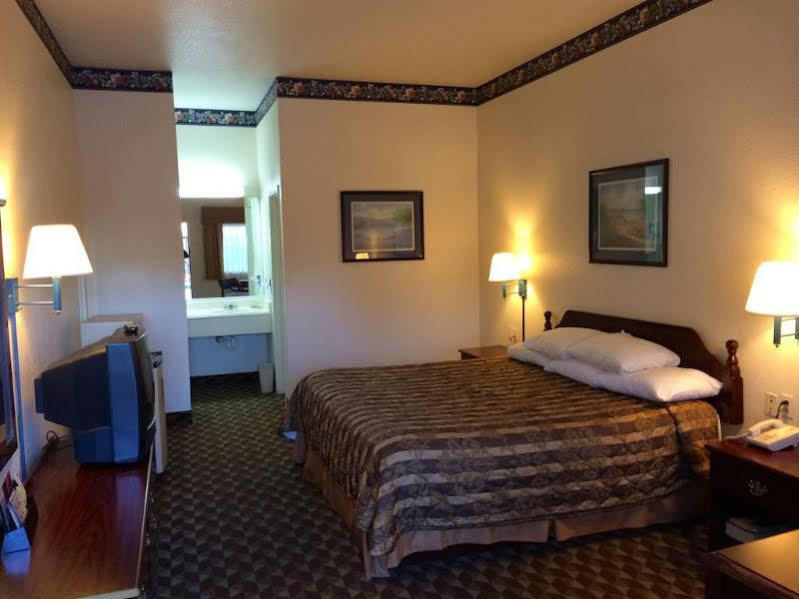 Motel Super 8 By Wyndham Bastrop Tx Esterno foto