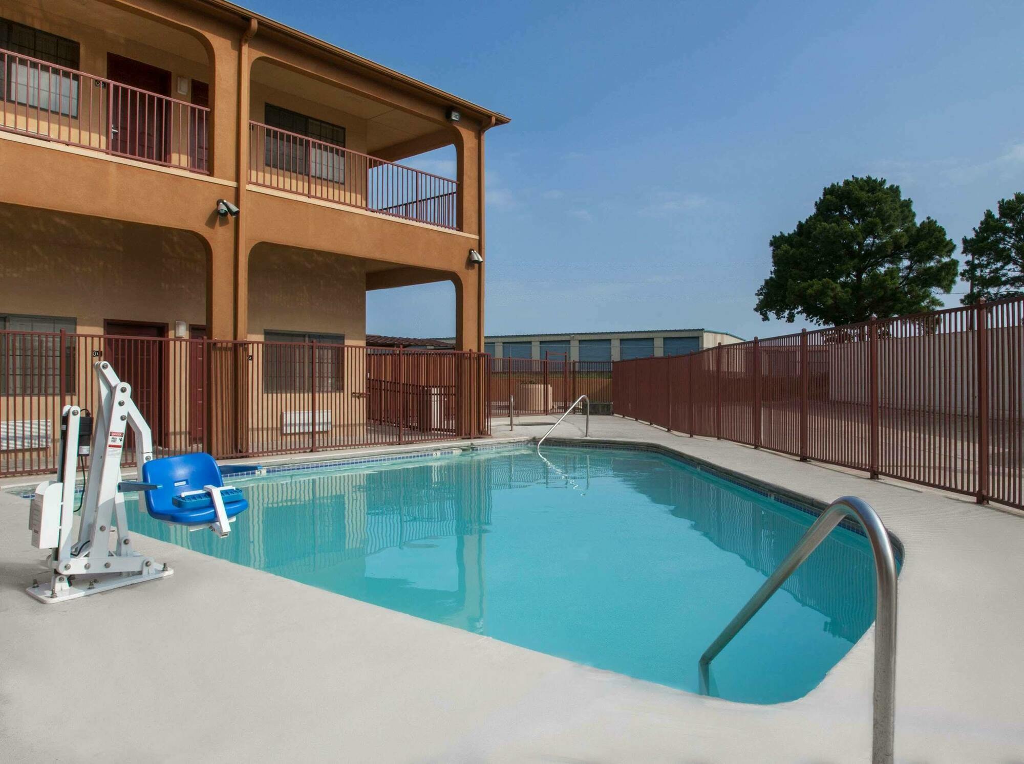 Motel Super 8 By Wyndham Bastrop Tx Esterno foto